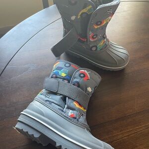 The Children's Place Gray Car Print Snow Boots